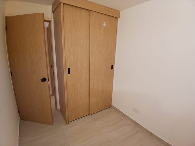 Apartamento de 3 alcobas en venta en Bucaros, Bello, 54 m² · foto 3 de 15