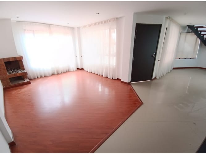 Casa de 3 alcobas en venta en Cota, 171 m² · foto 3 de 24