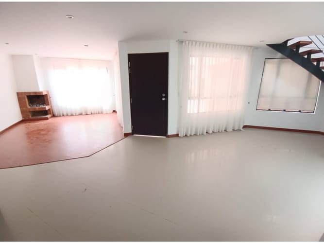 Casa de 3 alcobas en venta en Cota, 171 m² · foto 4 de 24