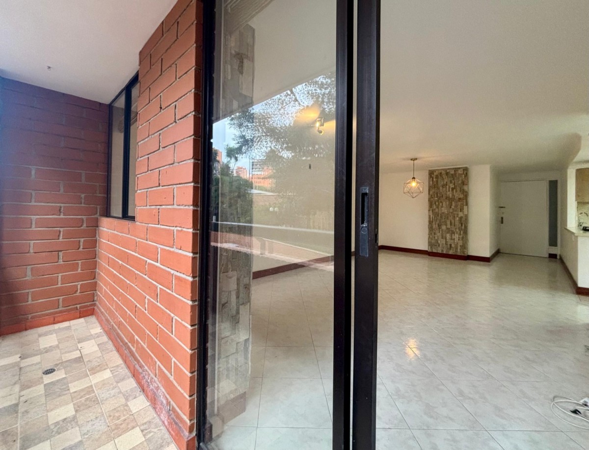 Apartamento en venta en El Poblado, Medellín · foto 8 de 21