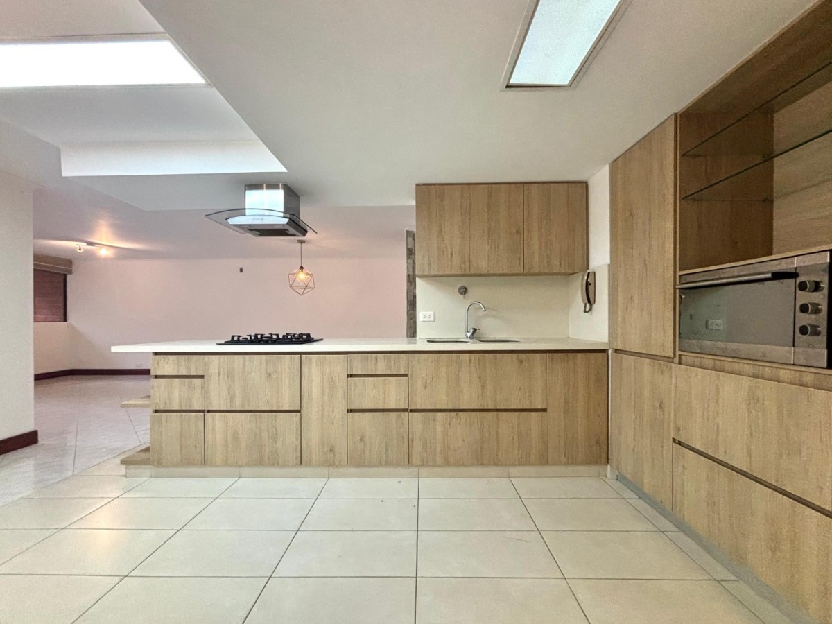 Apartamento en venta en El Poblado, Medellín · foto 10 de 21