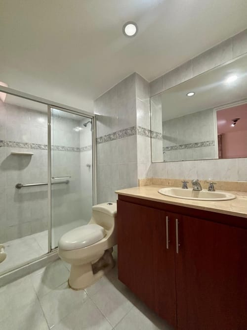 Apartamento en venta en El Poblado, Medellín · foto 16 de 21