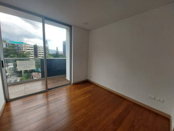 Apartamento de 2 alcobas en arriendo en El Castillo, Medellín, 71 m² · foto 3 de 15