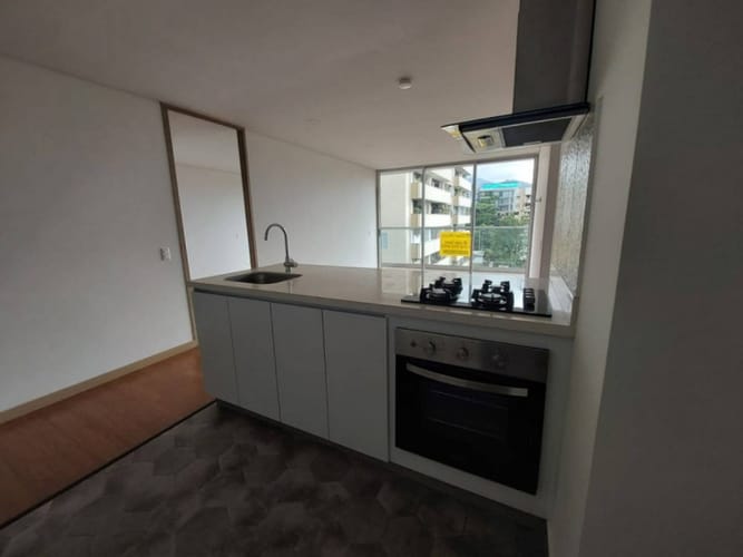 Apartamento de 2 alcobas en arriendo en El Castillo, Medellín, 71 m² · foto 11 de 15