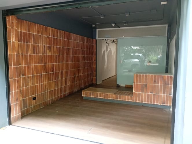 Local en arriendo en El Poblado, Medellín, 66 m² · foto 2 de 9