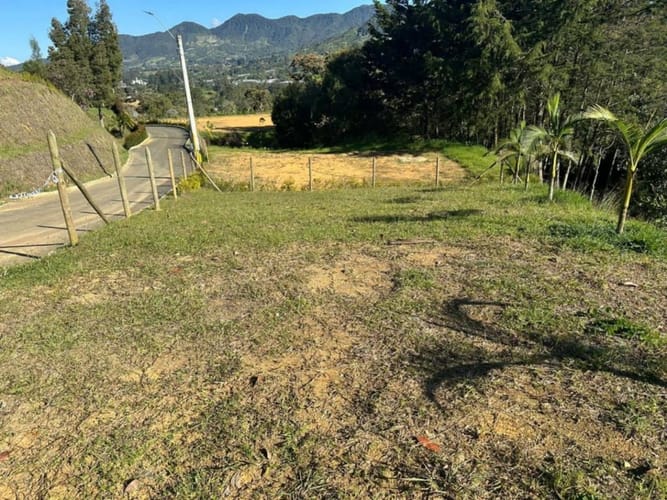 Lote en venta en El Tambo, Rionegro, 4402 m² · foto 2 de 19