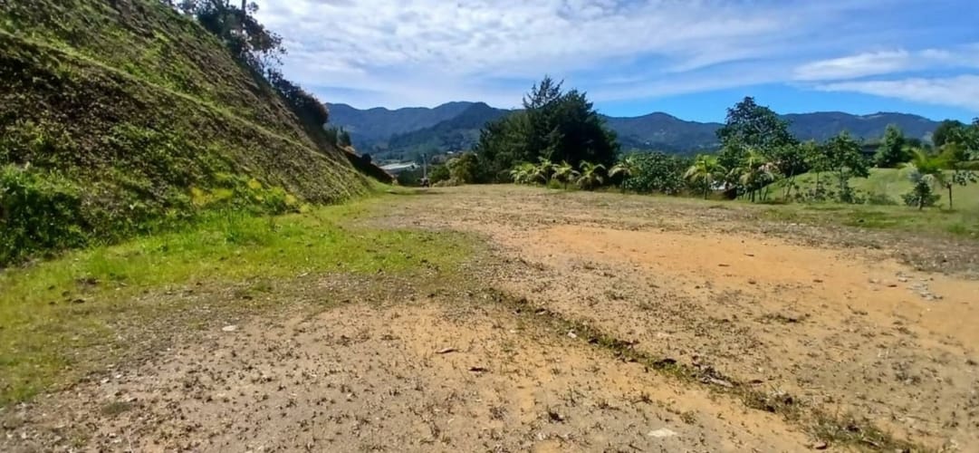 Lote en venta en El Tambo, Rionegro, 4402 m² · foto 8 de 19