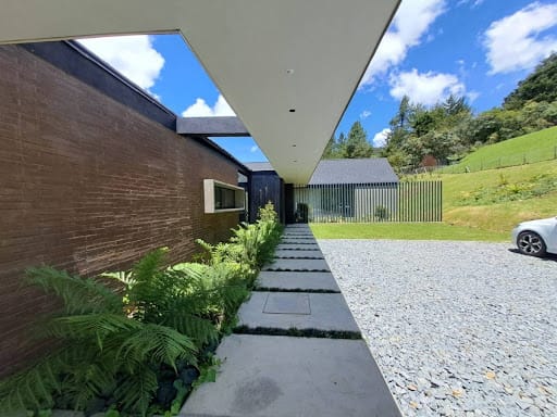 Casa de 3 alcobas en arriendo en Las Palmas, Envigado, 390 m² · foto 2 de 24