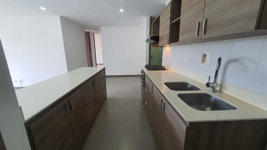 Apartamento de 2 alcobas en arriendo en Mugá, Envigado, 83 m² · foto 3 de 18