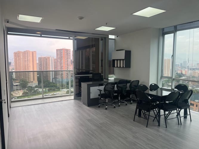 Oficina en venta en Manila, Medellín, 63 m² · foto 2 de 10