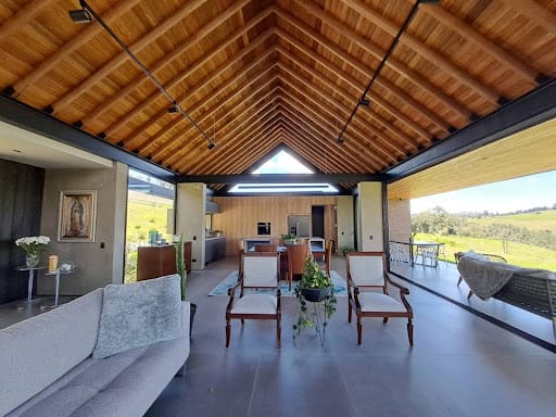 Casa de 3 alcobas en venta en Las Palmas, Envigado, 390 m² · foto 12 de 24