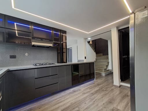 Apartamento de 3 alcobas en arriendo en Los Balsos, Medellín, 124 m² · foto 3 de 24