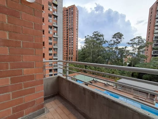 Apartamento de 3 alcobas en arriendo en Los Balsos, Medellín, 124 m² · foto 5 de 24