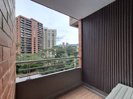 Apartamento de 3 alcobas en arriendo en Los Balsos, Medellín, 124 m² · foto 6 de 24