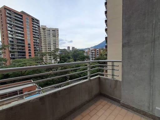 Apartamento de 3 alcobas en arriendo en Los Balsos, Medellín, 124 m² · foto 7 de 24