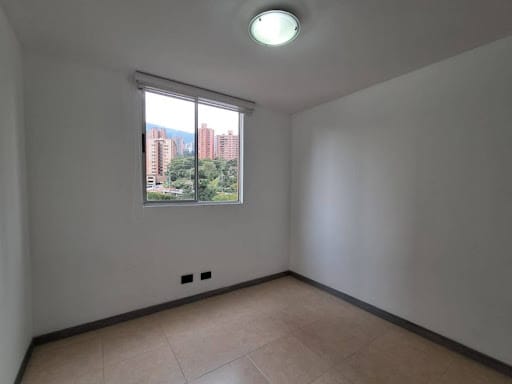 Apartamento de 3 alcobas en arriendo en Los Balsos, Medellín, 124 m² · foto 17 de 24