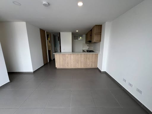 Apartamento de 3 alcobas en arriendo en Shellmar, Medellín, 77 m² · foto 2 de 18