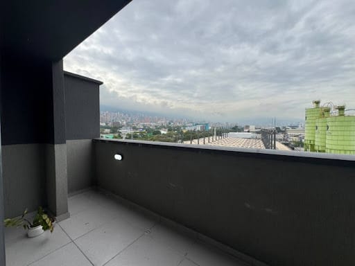Apartamento de 3 alcobas en arriendo en Shellmar, Medellín, 77 m² · foto 8 de 18
