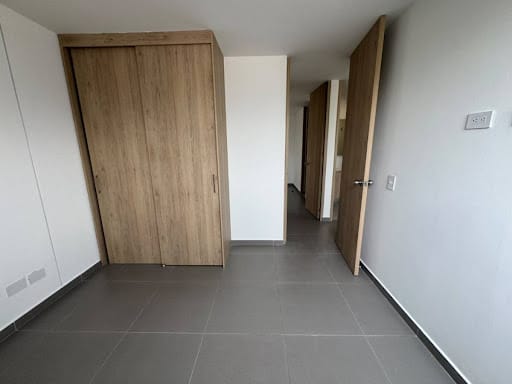 Apartamento de 3 alcobas en arriendo en Shellmar, Medellín, 77 m² · foto 10 de 18