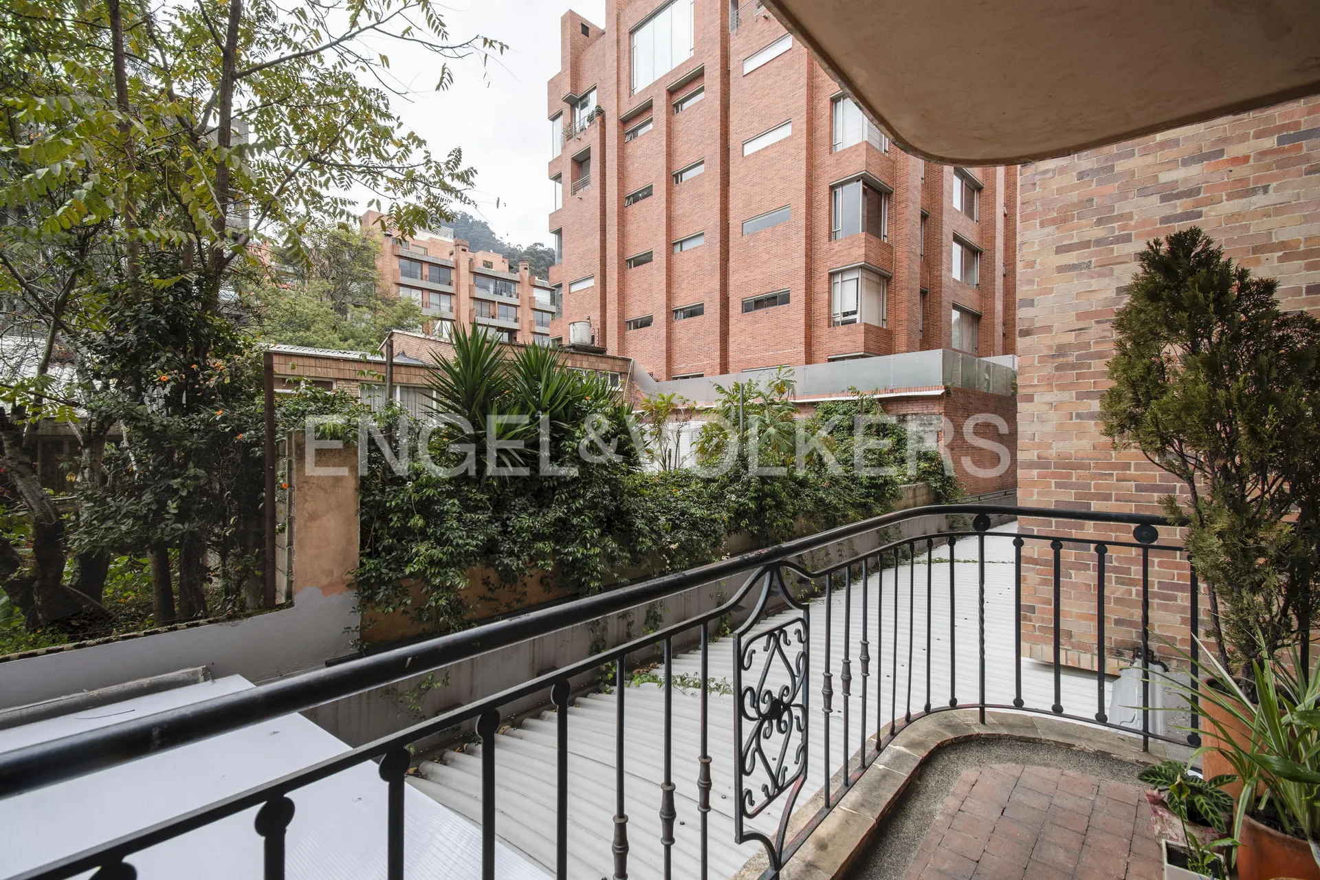 Apartamento en venta en Los Rosales, Bogotá · foto 11 de 16