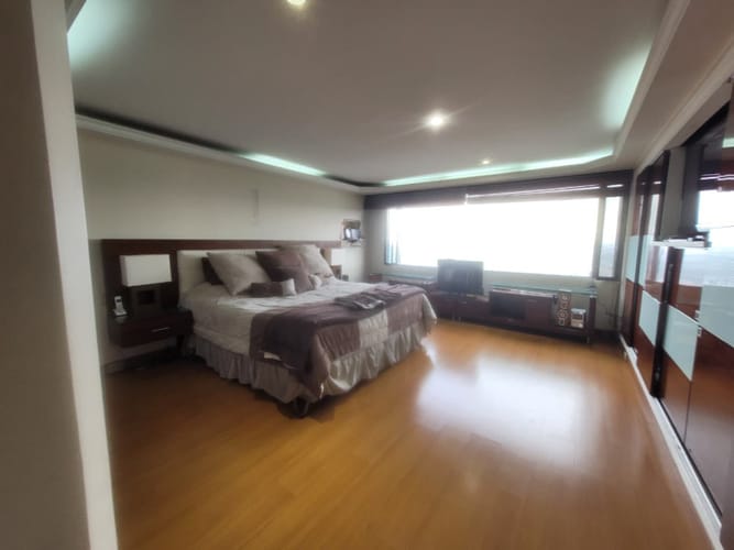 Apartamento de 2 alcobas en venta en Los Rosales, Bogotá, 175 m² · foto 4 de 21