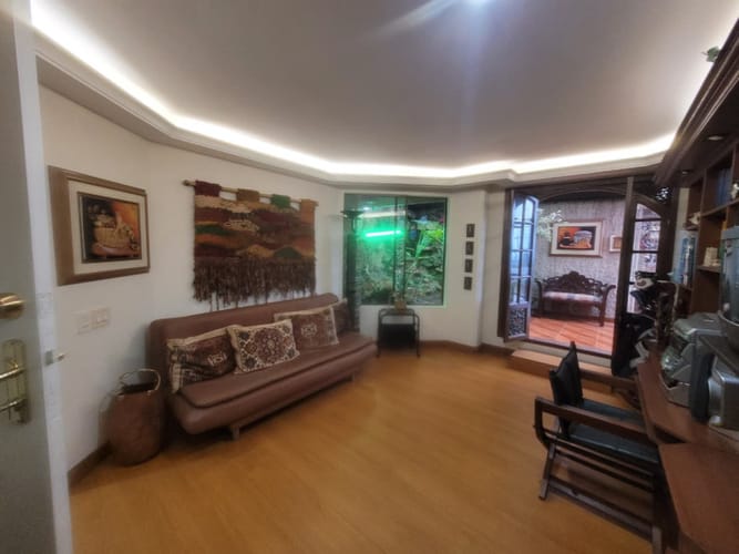 Apartamento de 2 alcobas en venta en Los Rosales, Bogotá, 175 m² · foto 9 de 21