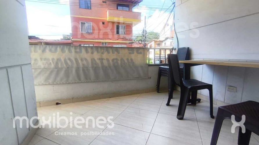 Casa de 8 alcobas en venta en Belén Los Alpes, Medellín, 100 m² · foto 2 de 12