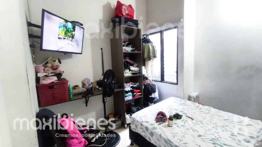 Casa de 8 alcobas en venta en Belén Los Alpes, Medellín, 100 m² · foto 4 de 12