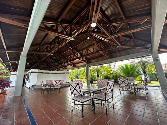 Casa de 4 alcobas en venta en Cd. El Bosque, Ibagué, 355 m² · foto 13 de 22