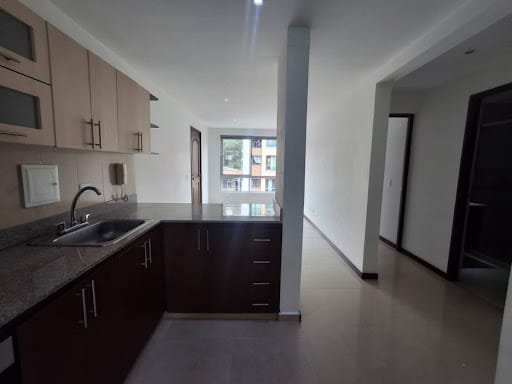 Apartamento en venta en La Castellana, Medellín · foto 6 de 14