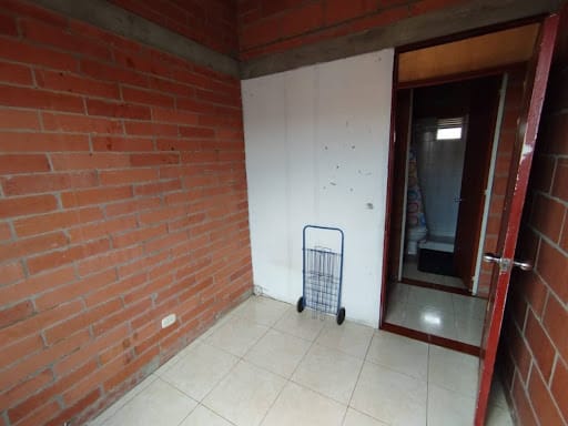 Apartamento de 3 alcobas en venta en Villa Teresita, Bogotá, 44 m² · foto 11 de 16