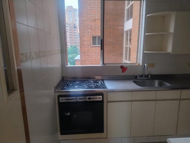 Apartamento de 2 alcobas en venta en El Poblado, Medellín, 105 m² · foto 5 de 17