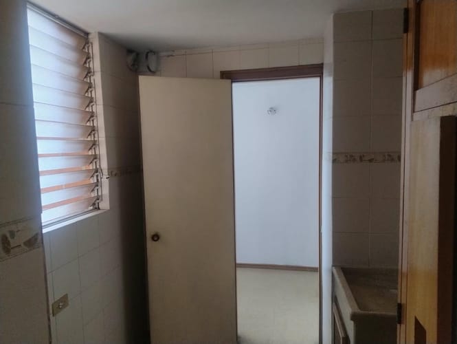 Apartamento de 2 alcobas en venta en El Poblado, Medellín, 105 m² · foto 6 de 17