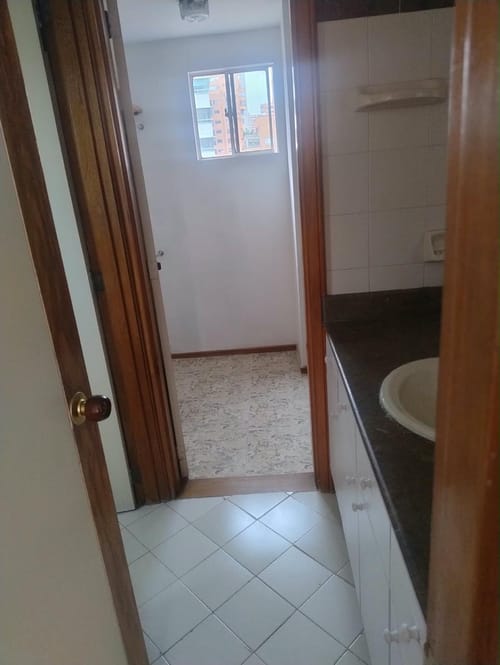 Apartamento de 2 alcobas en venta en El Poblado, Medellín, 105 m² · foto 13 de 17
