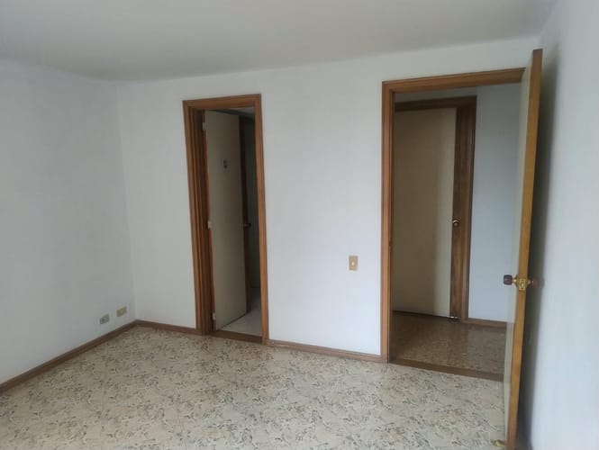 Apartamento de 2 alcobas en venta en El Poblado, Medellín, 105 m² · foto 16 de 17