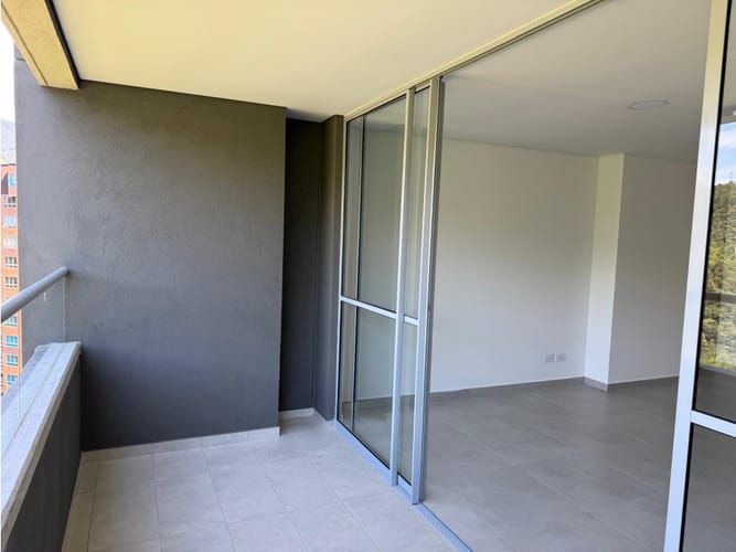 Apartamento de 2 alcobas en venta en San Jose, Sabaneta, 80 m² · foto 3 de 10
