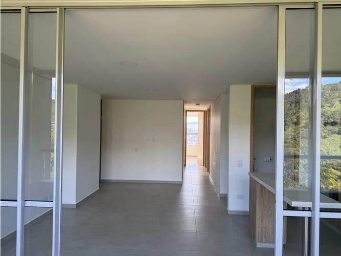 Apartamento de 2 alcobas en venta en San Jose, Sabaneta, 80 m² · foto 5 de 10