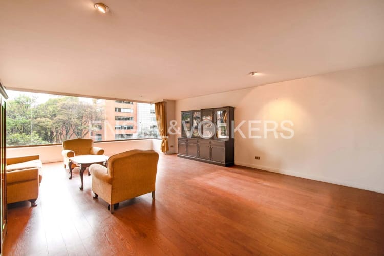Apartamento de 3 alcobas en venta en La Cabrera, Bogotá, 290 m² · foto 2 de 19