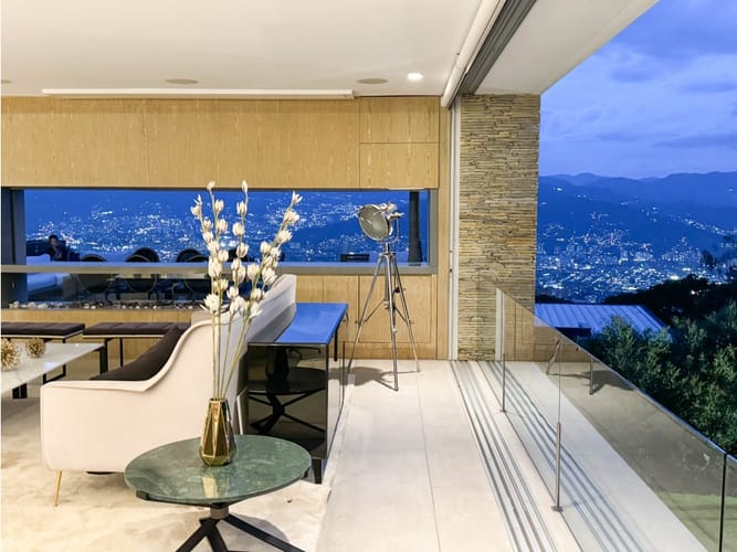Casa de 5 alcobas en venta en Loma Del Chocho, Envigado, 835 m² · foto 8 de 24