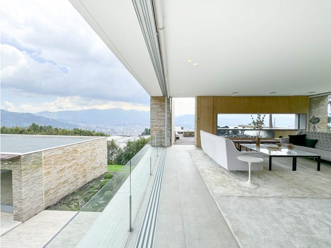 Casa de 5 alcobas en venta en Loma Del Chocho, Envigado, 835 m² · foto 10 de 24