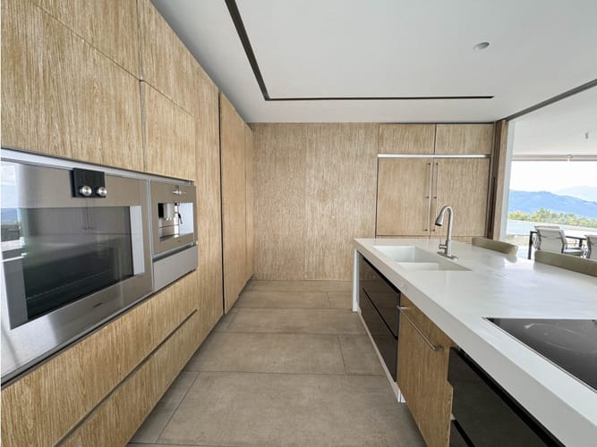 Casa de 5 alcobas en venta en Loma Del Chocho, Envigado, 835 m² · foto 13 de 24