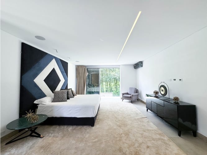 Casa de 5 alcobas en venta en Loma Del Chocho, Envigado, 835 m² · foto 16 de 24