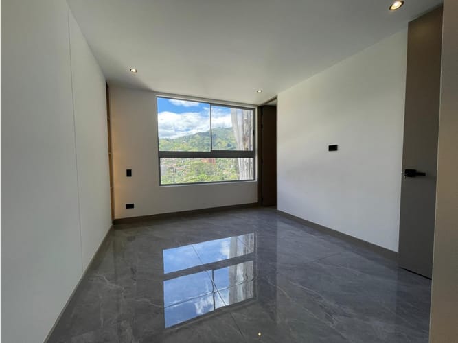 Apartamento de 2 alcobas en venta en San Jose, Sabaneta, 74 m² · foto 12 de 14