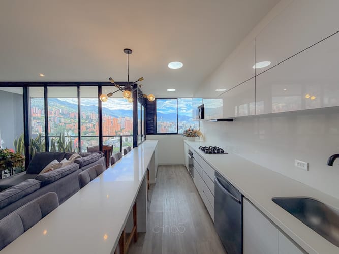 Apartamento de 2 alcobas en venta en Lalinde, Medellín, 95 m² · foto 2 de 19