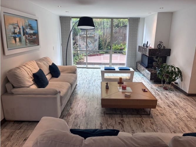 Casa en venta en Gratamira, Bogotá · foto 3 de 24