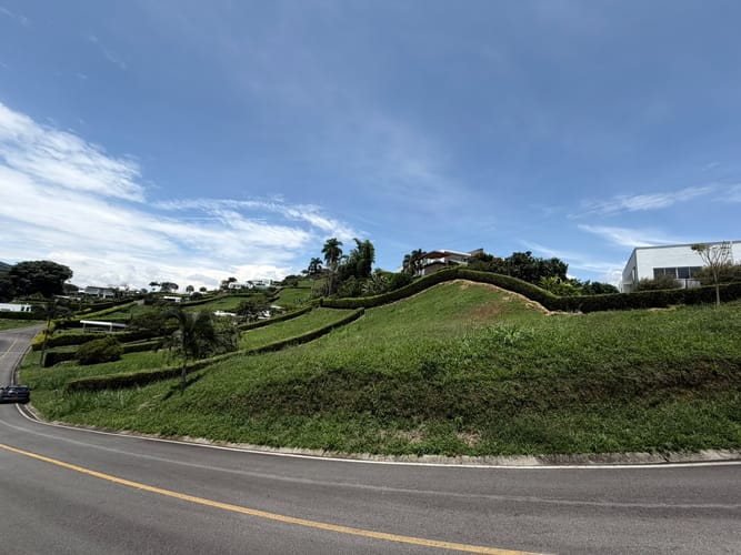 Lote en venta en Las Pavas, Manizales, 2070 m² · foto 2 de 11