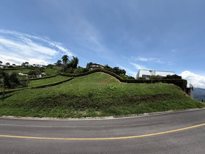 Lote en venta en Las Pavas, Manizales, 2070 m² · foto 3 de 11