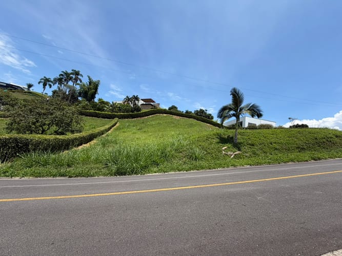 Lote en venta en Las Pavas, Manizales, 2070 m² · foto 5 de 11