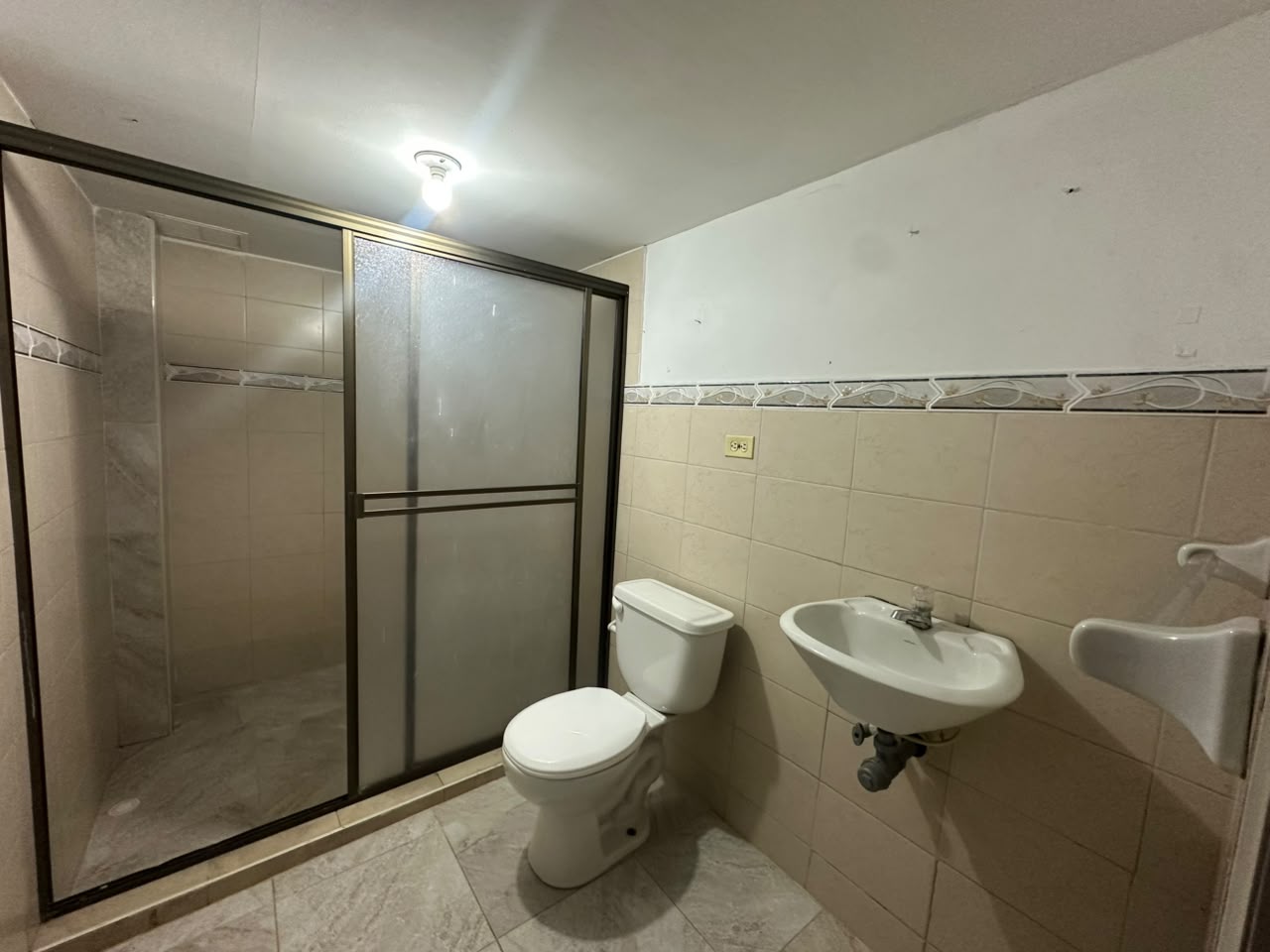 Casa en arriendo en Los Alcazares, Manizales · foto 2 de 11