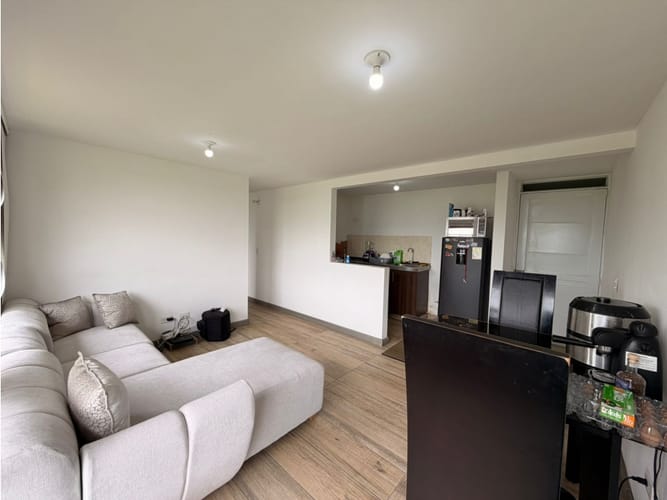 Apartamento de 3 alcobas en venta en La Prosperidad, Madrid, 57 m² · foto 2 de 24